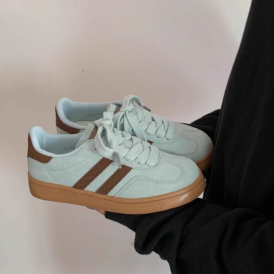 Women's sneakers with soft upper material and trendy color accents Mune Fashion