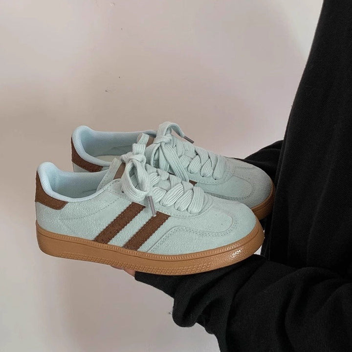 Women's sneakers with soft upper material and trendy color accents Mune Fashion