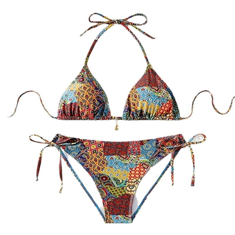 Women's triangle bikini with fine pattern and charming jewelry detail Mune Fashion
