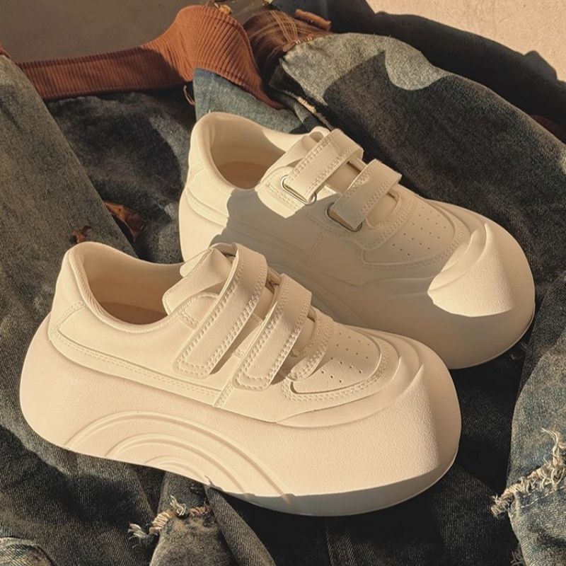 Women Sustainable Sneakers with adjustable Velcro and cushioned sole Mune Fashion