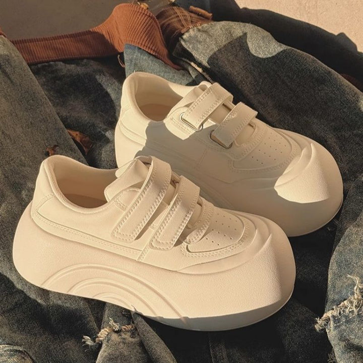 Women Sustainable Sneakers with adjustable Velcro and cushioned sole Mune Fashion
