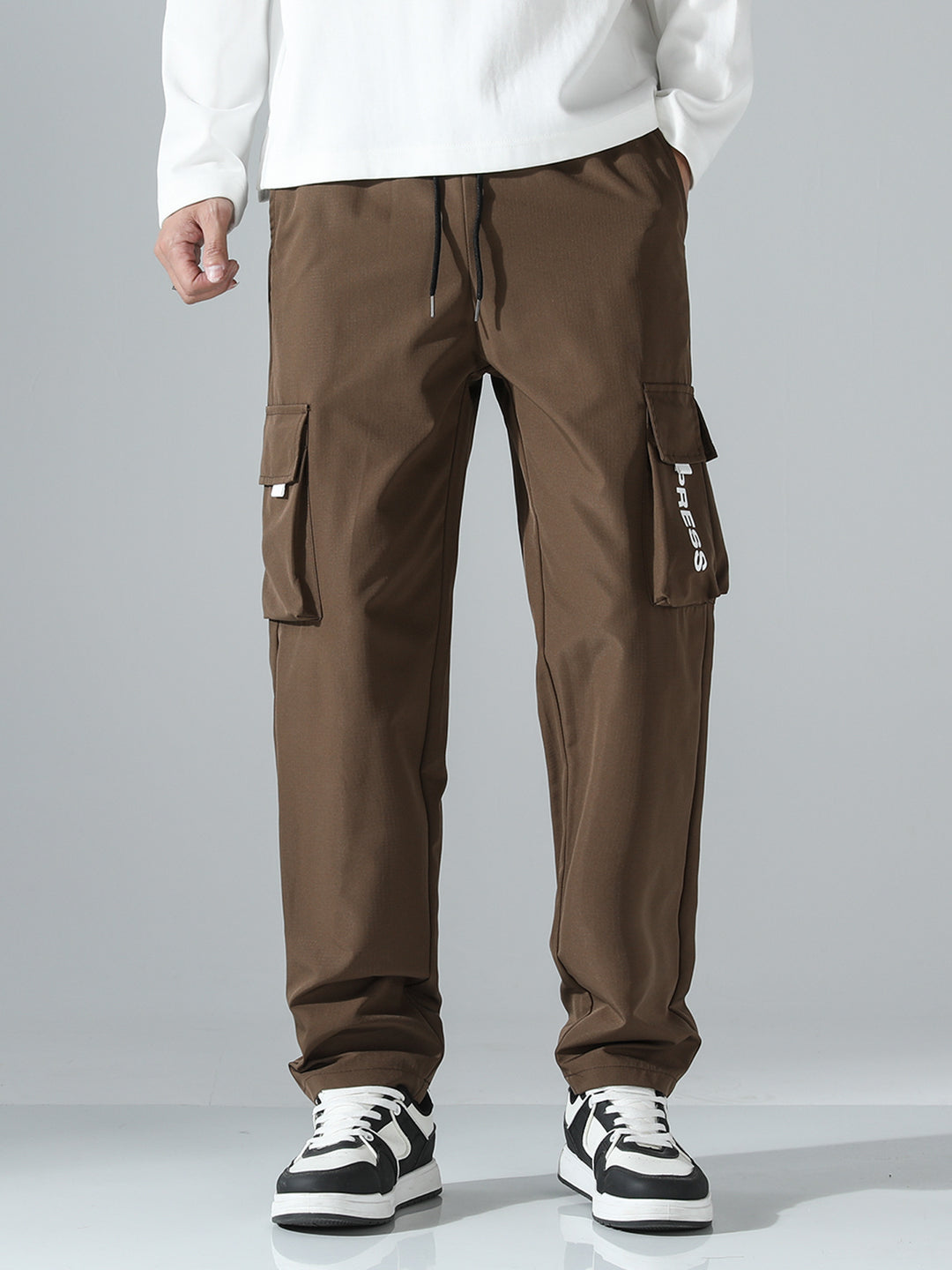 Men's cargo joggers with elastic waistband, side flap & zipper pockets Mune Fashion