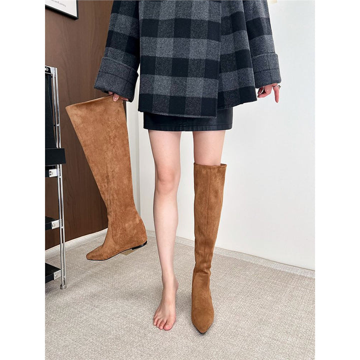 Women's knee-high slouch boots made of suede with pointed toe Mune Fashion