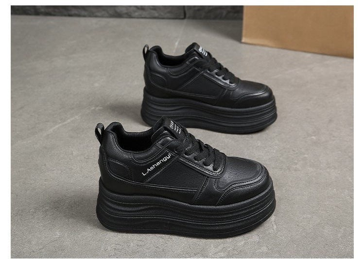 Women's fashionable platform sneakers with textured upper material and comfortable cushioning system Mune Fashion