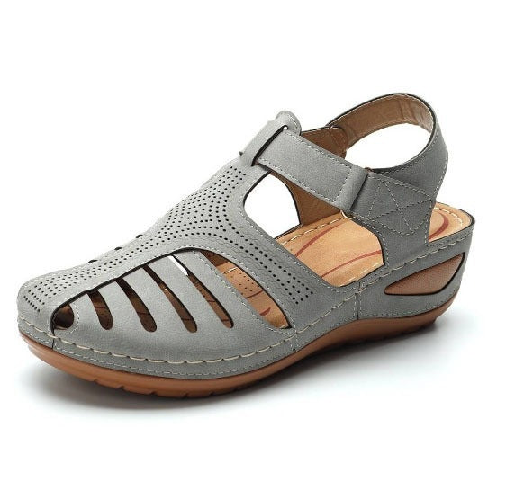 Women's Comfortable orthopedic sandal with closed toe area and adjustable Velcro closure Mune Fashion