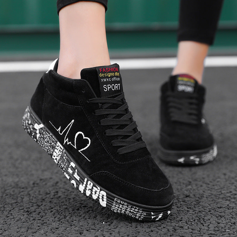 Unisex high-cut leisure shoe with embroidered heart EKG motif and printed rubber sole Mune Fashion