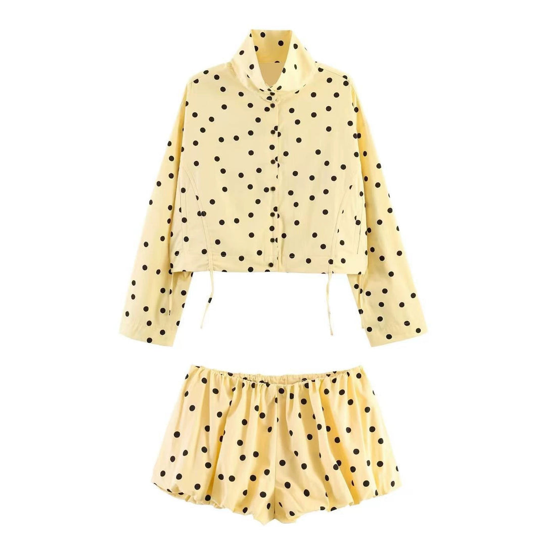 Ladies short cut dotted rain jacket with stand-up collar, snap button placket and drawstring Mune Fashion