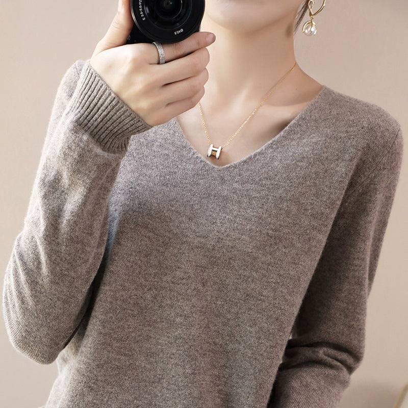 Ladies V-neck pullover in cashmere look with casual fit and ribbed cuffs Mune Fashion