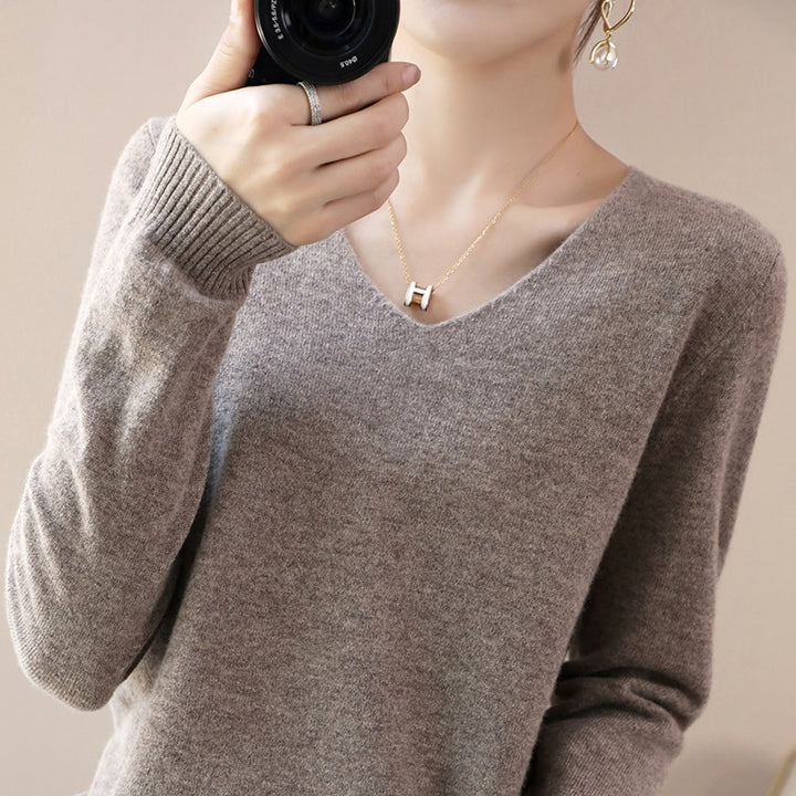 Ladies V-neck pullover in cashmere look with casual fit and ribbed cuffs Mune Fashion