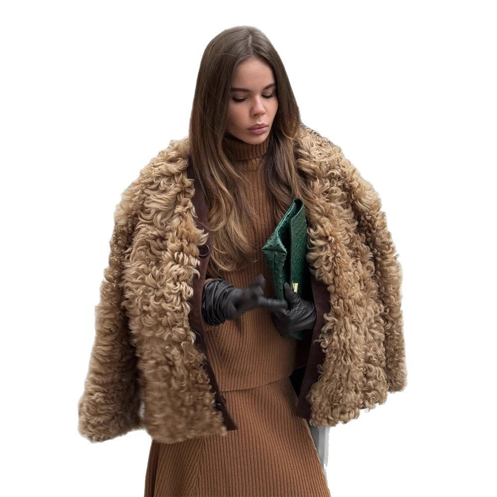 Women's short jacket made of curly teddy faux fur with oversized cut Mune Fashion