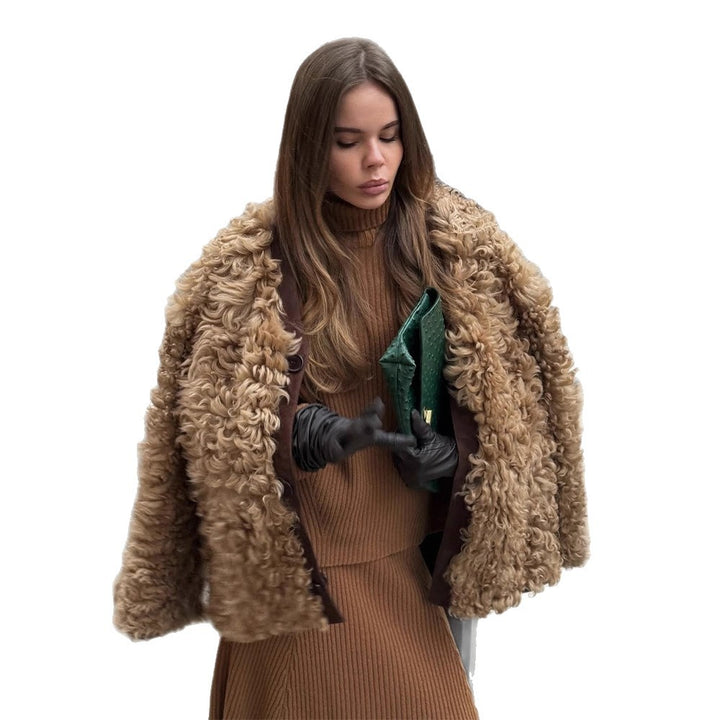 Women's short jacket made of curly teddy faux fur with oversized cut Mune Fashion