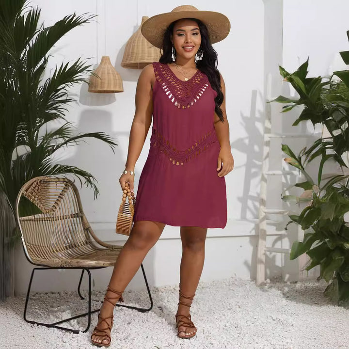 Ladies airy crochet dress with V-neck and decorative cut Mune Fashion
