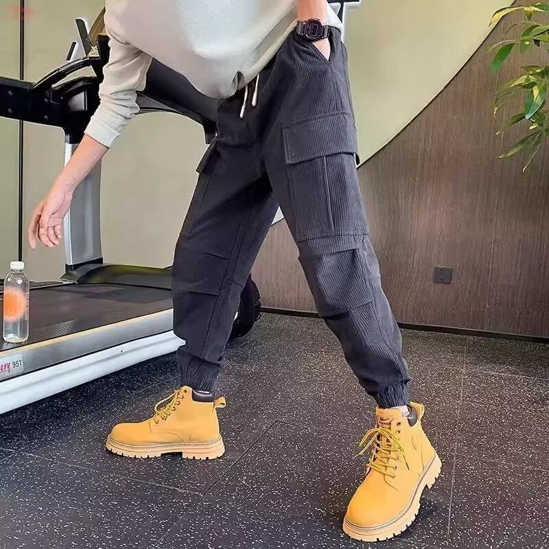 Men's cargo jogging pants made of corduroy look with multiple pockets and elastic hem Mune Fashion