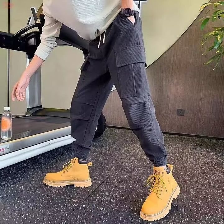 Men's cargo jogging pants made of corduroy look with multiple pockets and elastic hem Mune Fashion