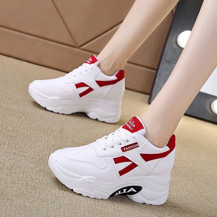 Women's sporty trainers with cushioning sole and fashionable design Mune Fashion