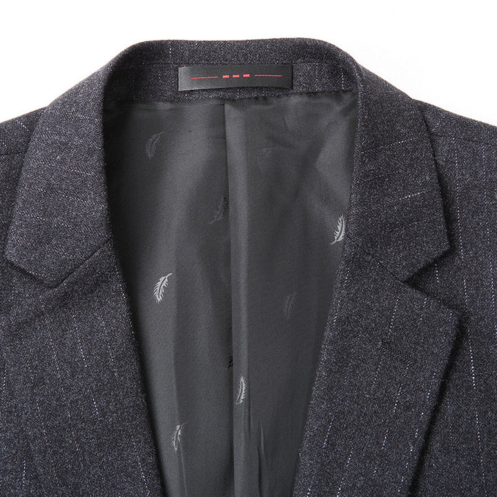 Men's Slim-Fit Business Blazer with Notched Lapel and Two-Button Closure Mune Fashion