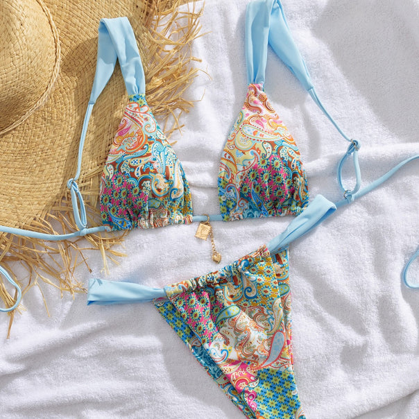 Ladies triangle bikini with playful paisley pattern Mune Fashion