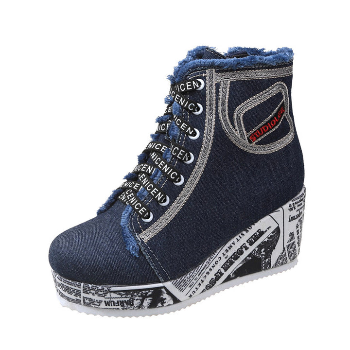 Women's denim wedge ankle boots with platform sole in newspaper print, fringed finish and side zipper Mune Fashion