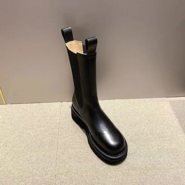 Women's Chelsea boots with elastic insert and distinctive profiled sole Mune Fashion