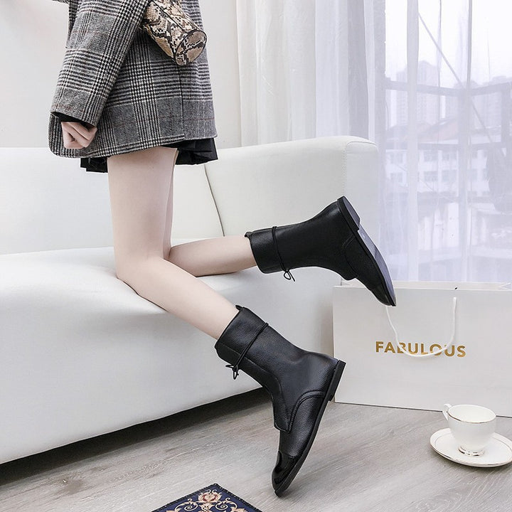 Women’s leather-look lace-up ankle boots with shiny toe cap and low block heel Mune Fashion