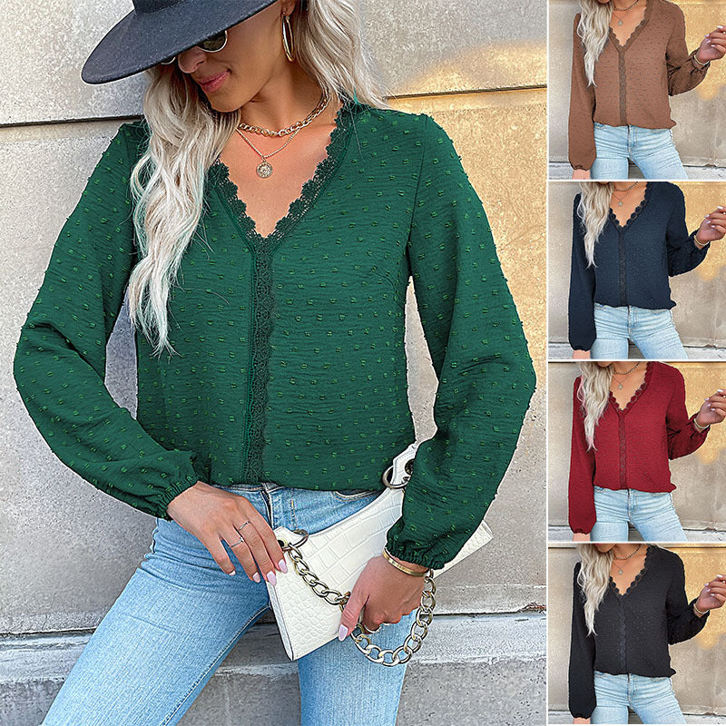 Women's structured blouse with V-neck, lace trim and polka dot texture Mune Fashion
