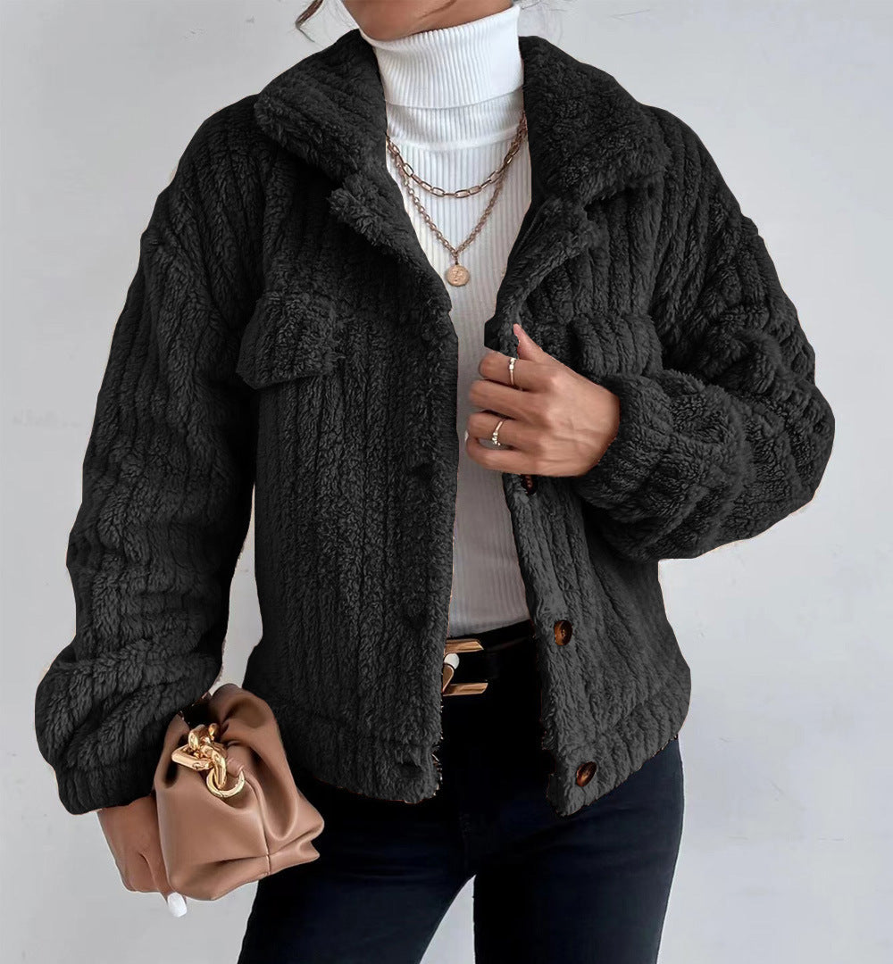 Women's cuddly teddy jacket with shirt collar, snap button closure and patch breast pockets Mune Fashion