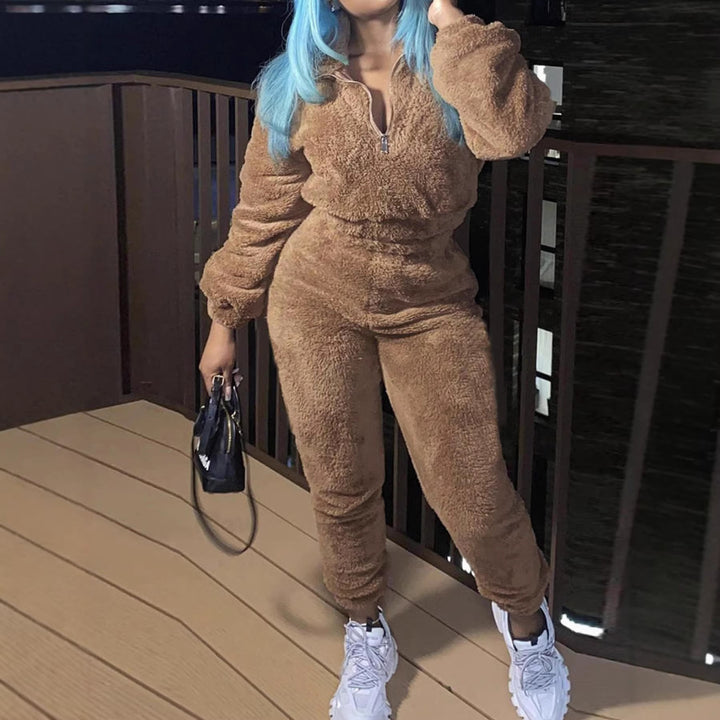 Women's cozy teddy lounge set with half zip and high-waist jogger Mune Fashion