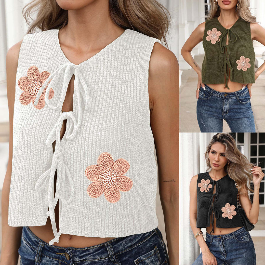 Ladies short knit top with floral appliqués Mune Fashion