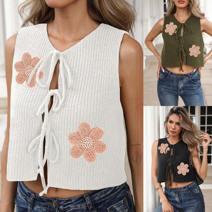 Ladies short knit top with floral appliqués Mune Fashion