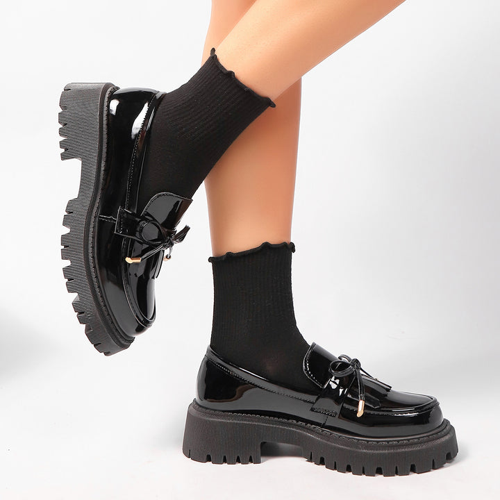 Damen Loafer in Lacklederoptik mit massiver Profilsohle und Zierschleife Mune Fashion