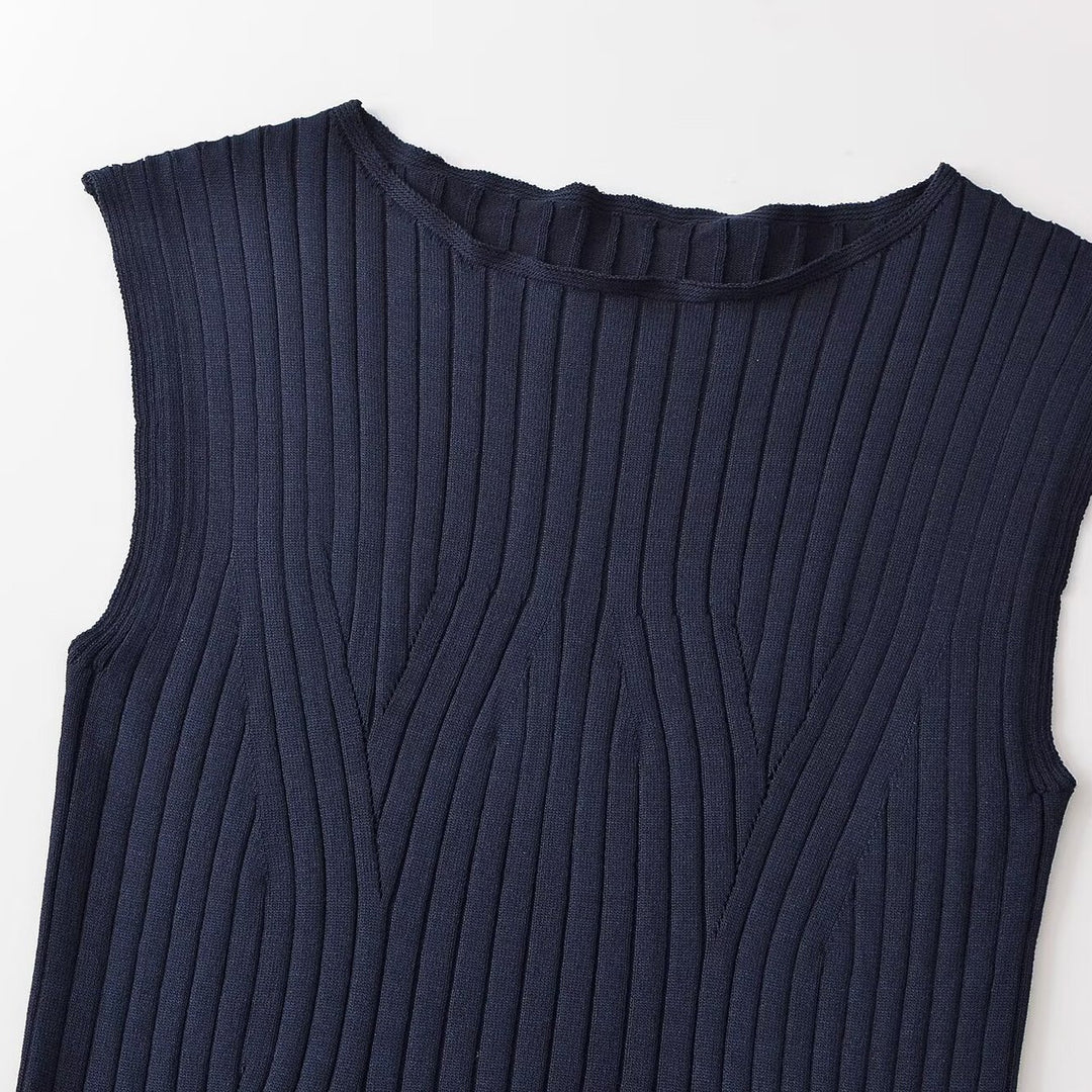 Women Fitted Sleeveless Ribbed Top with Wide Round Neckline and Textured Stitching