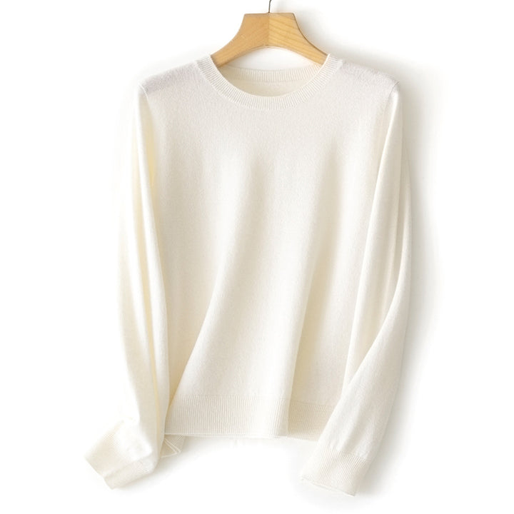 Women's fine knit round neck pullover made of cashmere mix with a slightly oversized fit Mune Fashion