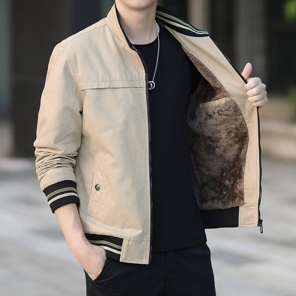 Men's sporty bomber jacket with stand-up collar, zipper and contrasting ribbed cuffs Mune Fashion