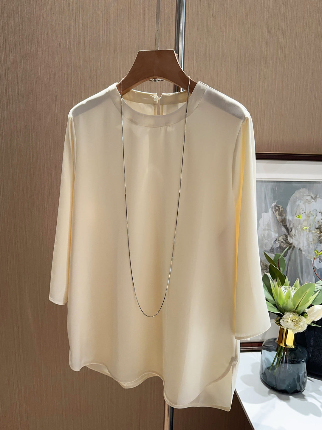 Women's elegant and airy blouse with three-quarter sleeves Drune