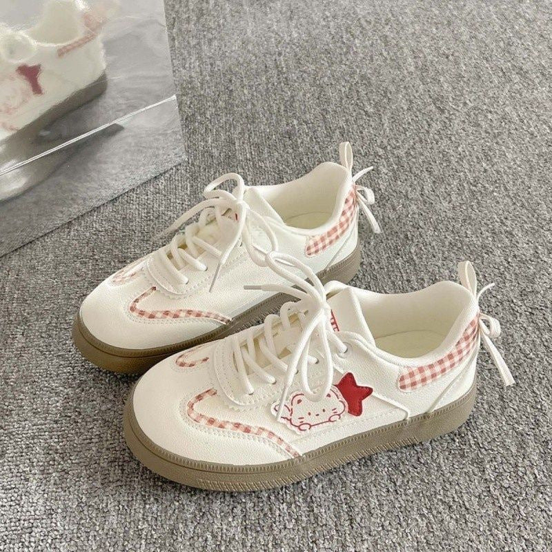 Women's Trendy Sneakers with sporty-elegant design and comfortable sole Mune Fashion
