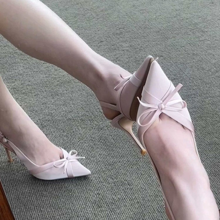 Women’s slingback pumps with pointed toe, delicate kitten heel and bow detail Mune Fashion