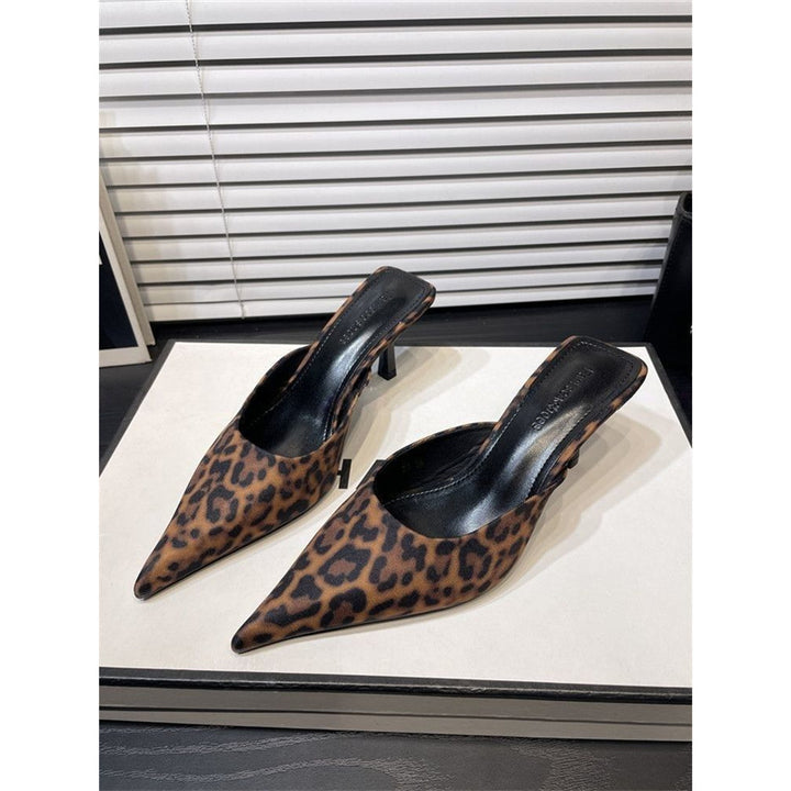 Women's pointed-toe mule with low kitten heel and backless design Mune Fashion