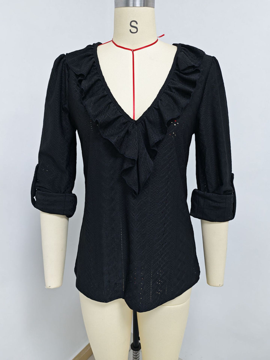 Ladies airy lace blouse with V-neck and ruffle Mune Fashion