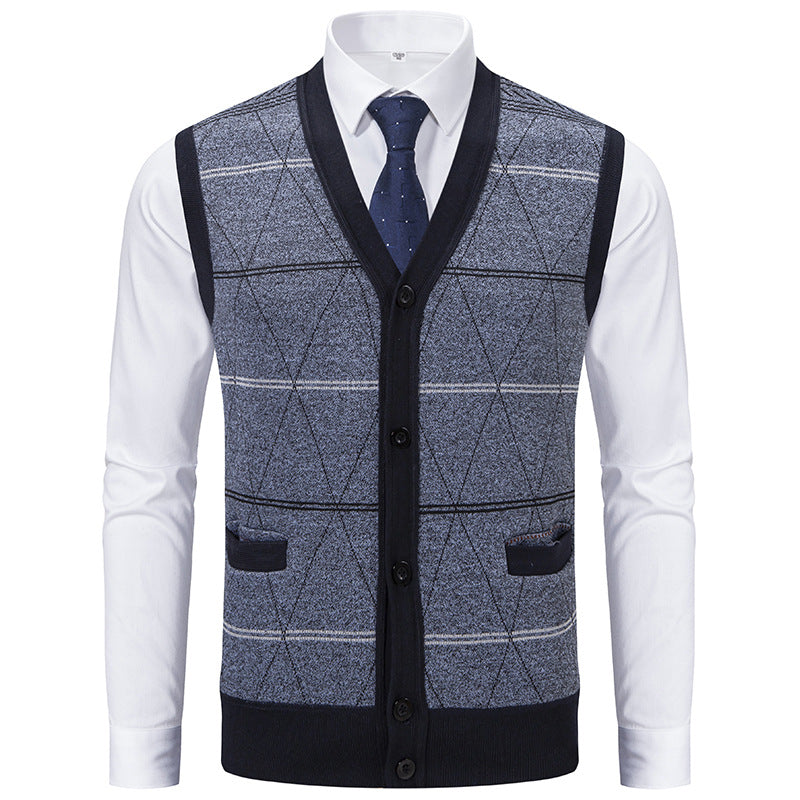 Men's fine knit vest with V-neck, diamond pattern, and patch pockets Mune Fashion