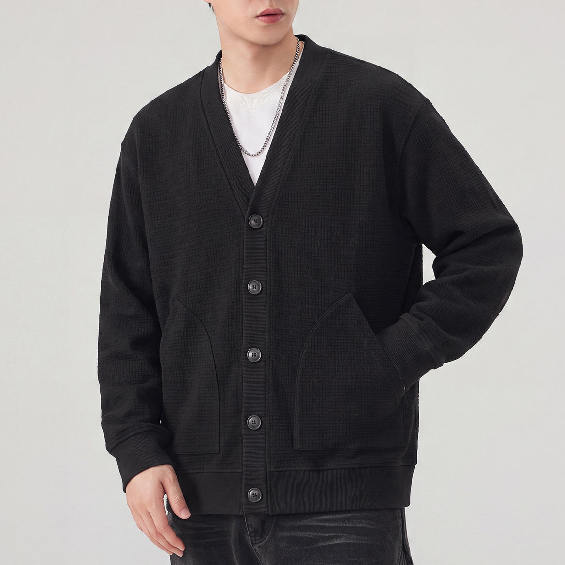 Men's textured knit cardigan with V-neck and patch pockets Mune Fashion