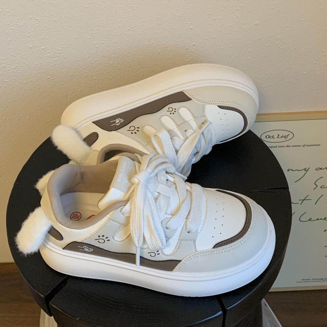 Ladies' lace-up sneakers with playful animal motifs and comfortable cushioning Mune Fashion