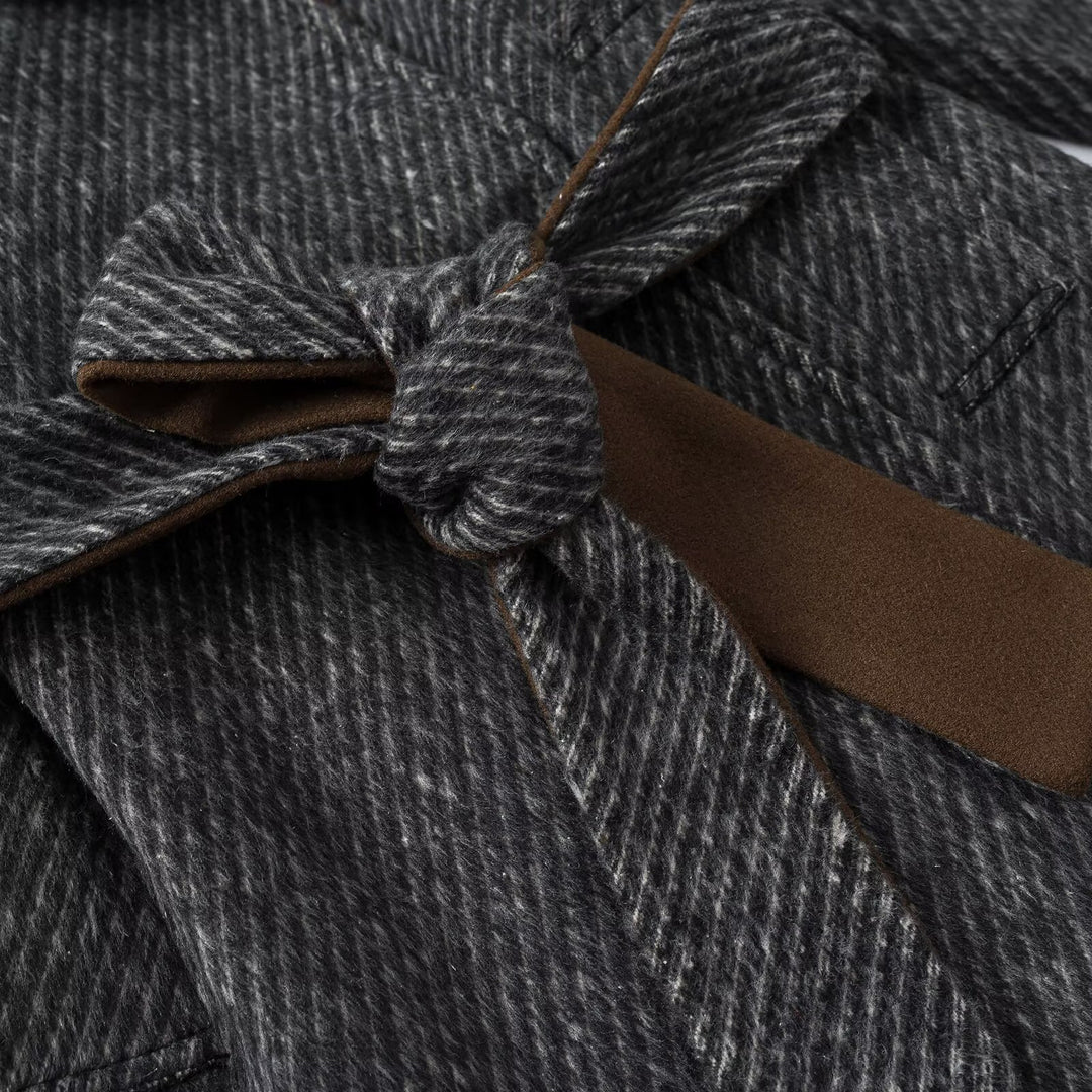 Women's wool blend coat with tie belt and large contrast collar Mune Fashion