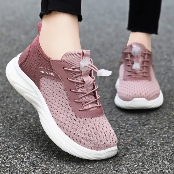 Women's lightweight knit sneakers with elastic sock entry, quick-lace closure and cushioned EVA midsole Mune Fashion