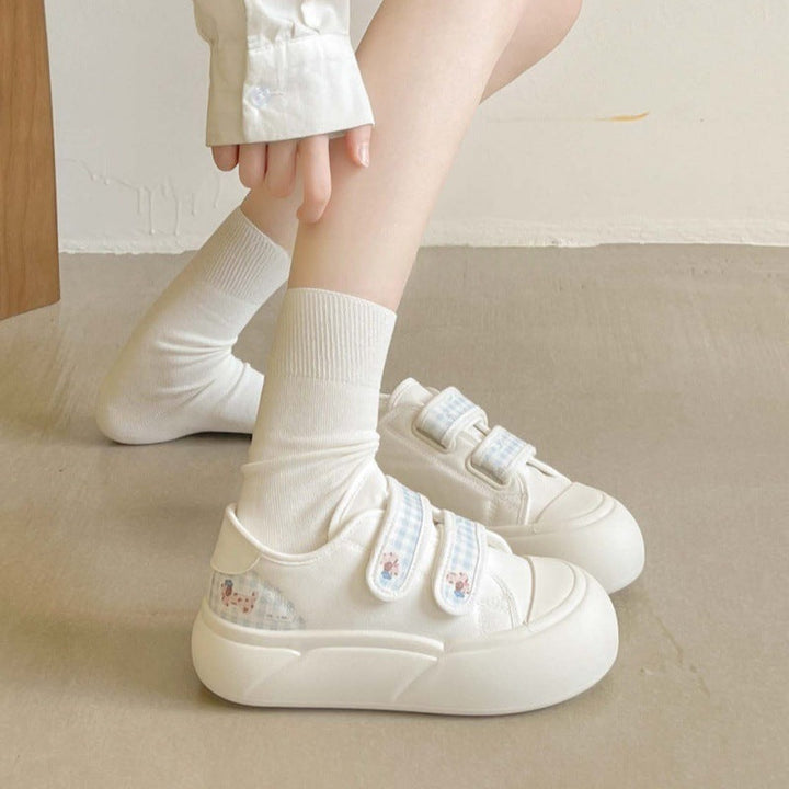 Women's platform sneakers with practical Velcro closure and playful appliqués Mune Fashion