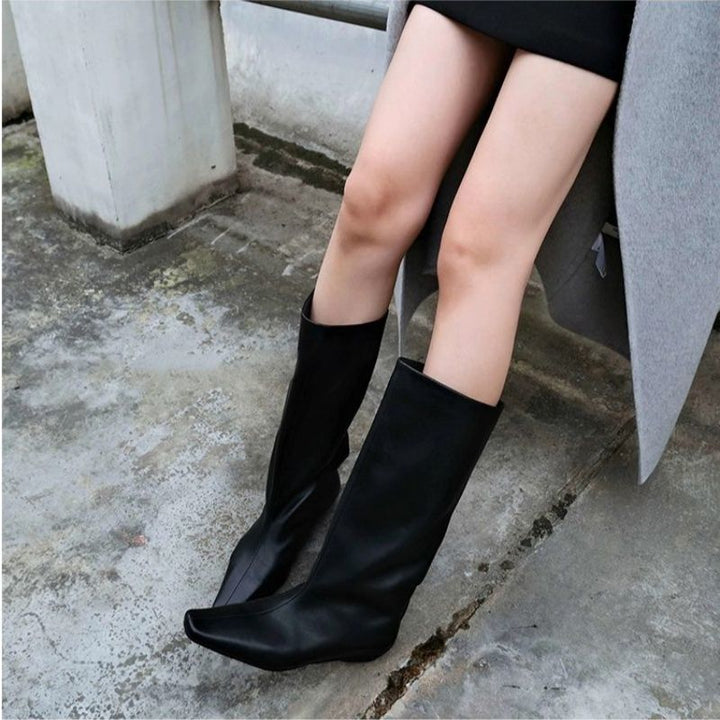 Women Soft Knee-High Slouch Boots with Pointed Toe Shape and Ergonomic Flat Sole Mune Fashion