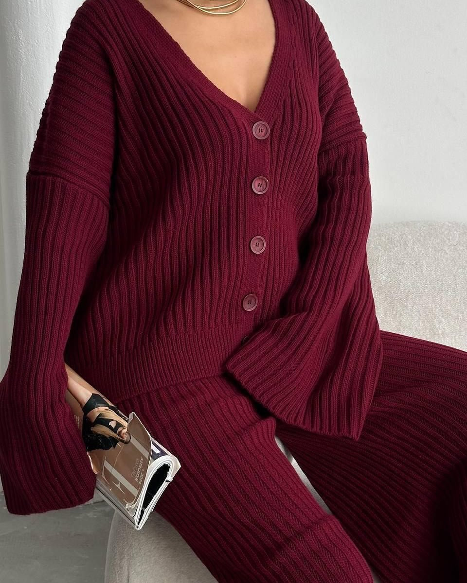 Women's ribbed cardigan with extra-long sleeves and matching high-waisted lounge pants Mune Fashion
