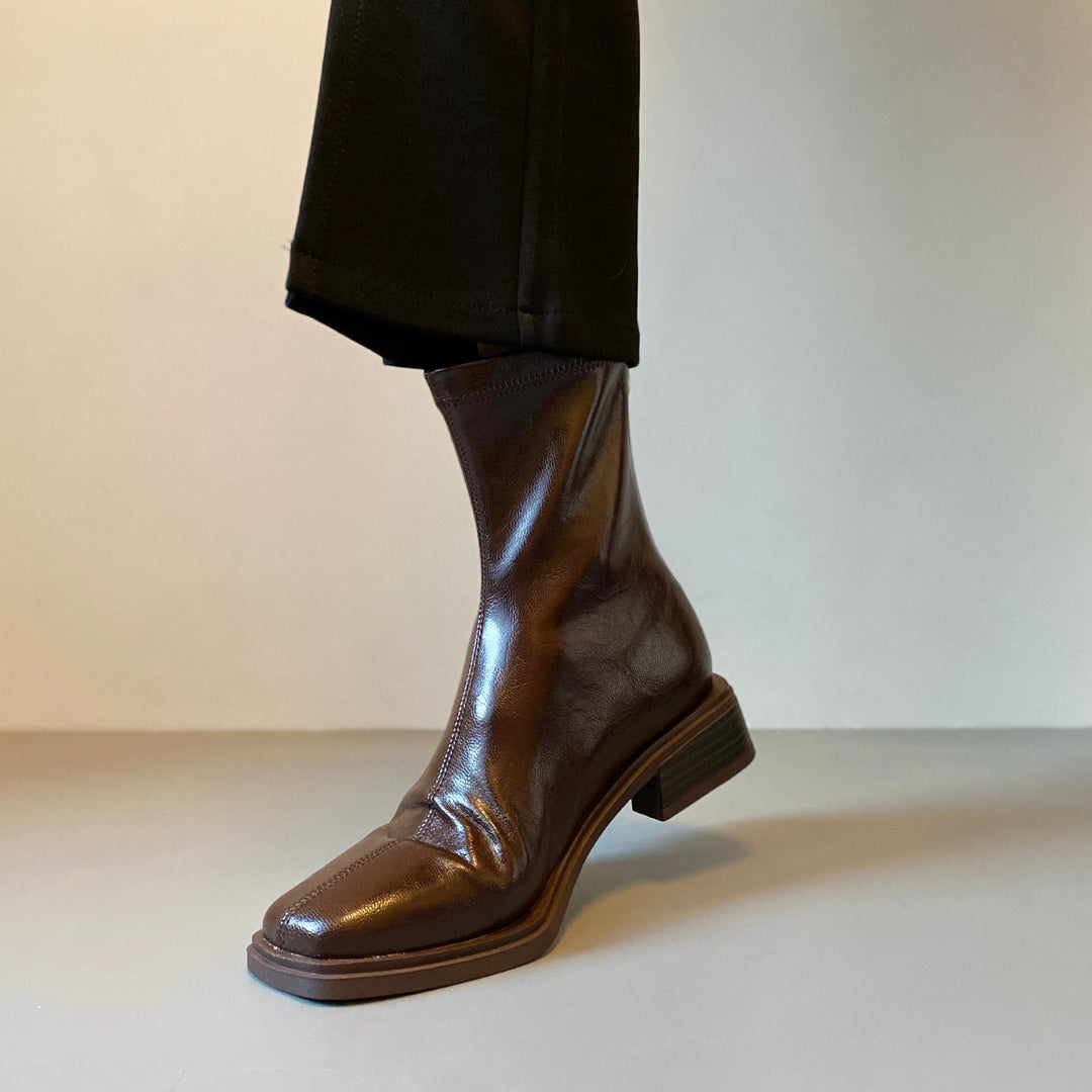 Women ankle boots in riding boot look made of soft smooth leather with square toe seam and stacked block heel Mune Fashion