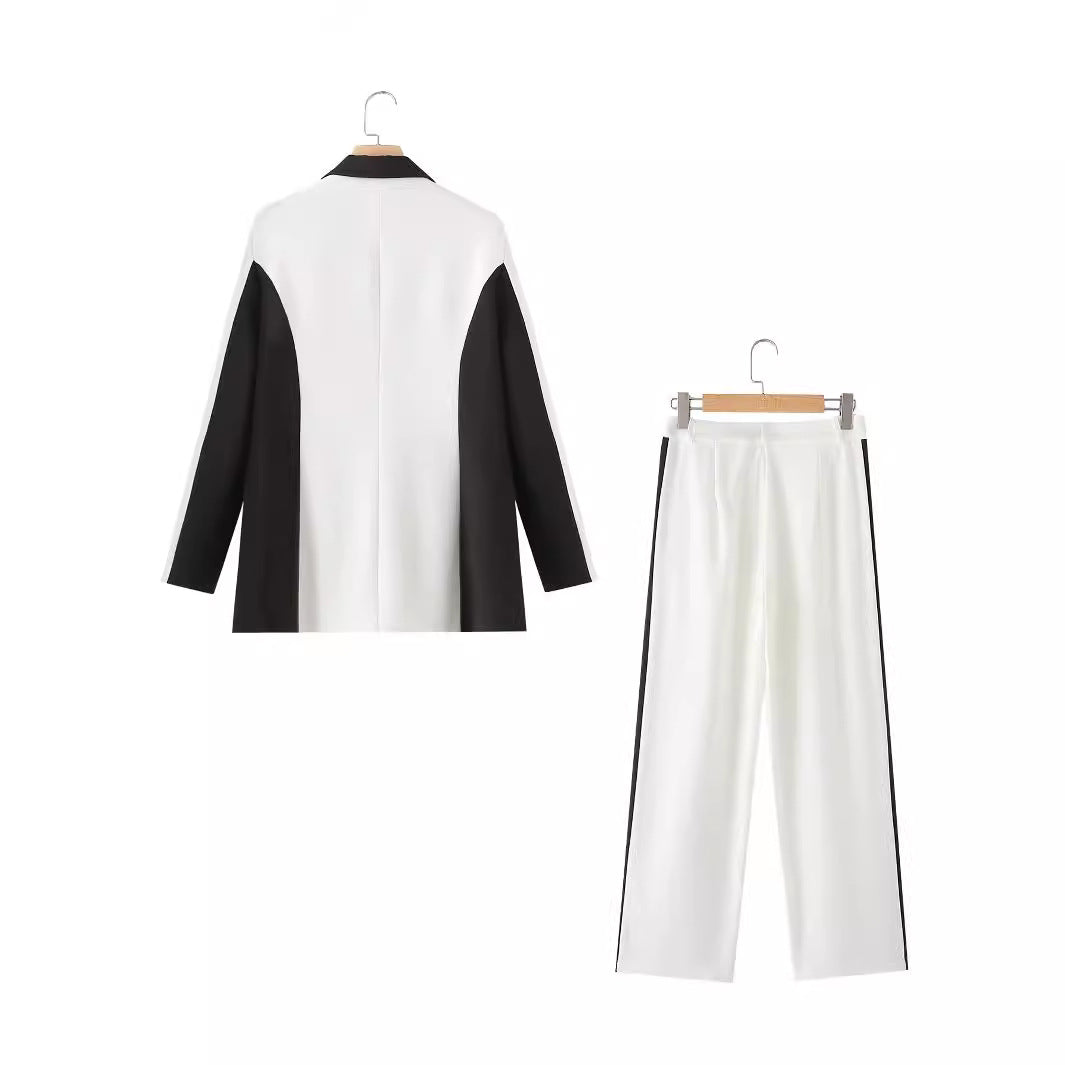Women's elegant two-piece blazer with contrasting side panels and tailored pleated trousers Mune Fashion