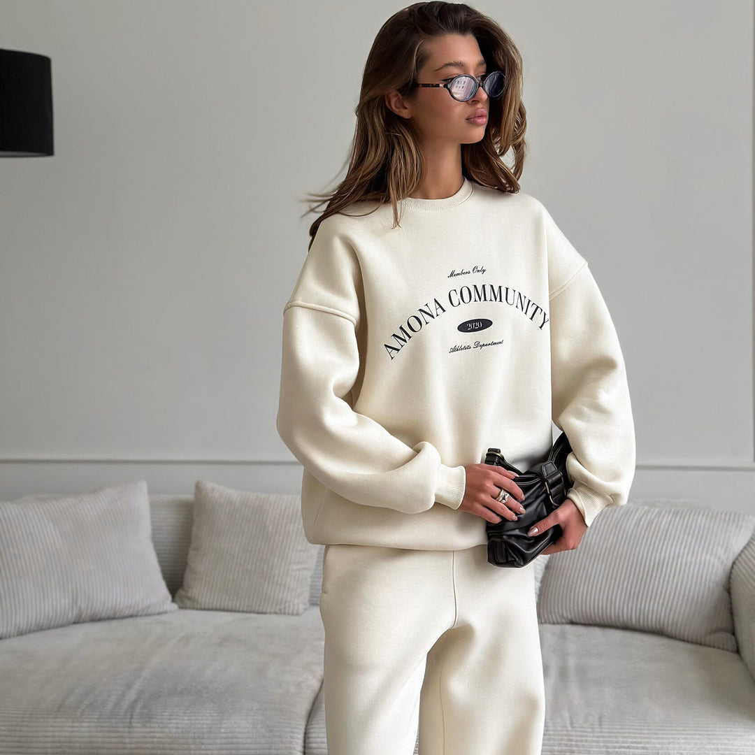 Women's soft oversized college sweatshirt and high-waisted wide jogger pants Mune Fashion