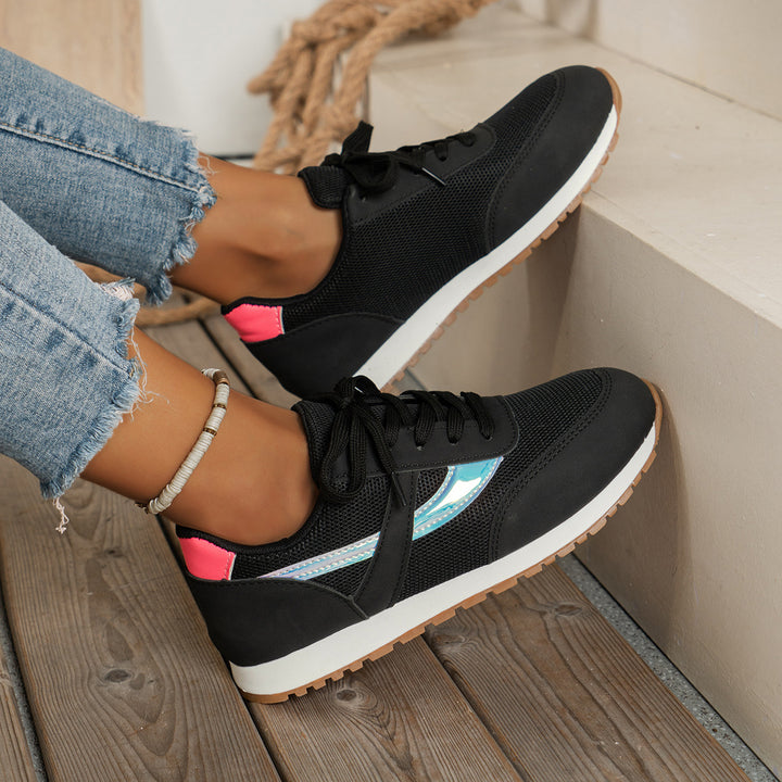 Women's lightweight retro running sneakers with reinforced toe cap, breathable mesh upper and profiled rubber outsole Mune Fashion